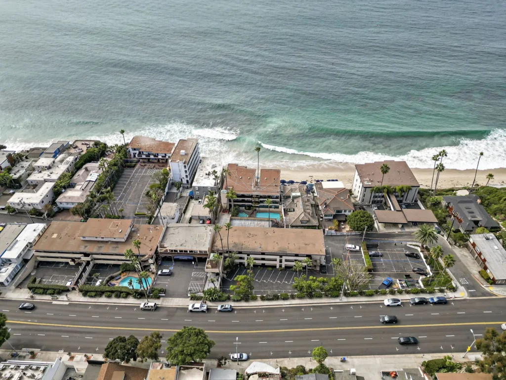 1-web-or-mls-647 S Coast Hwy 1