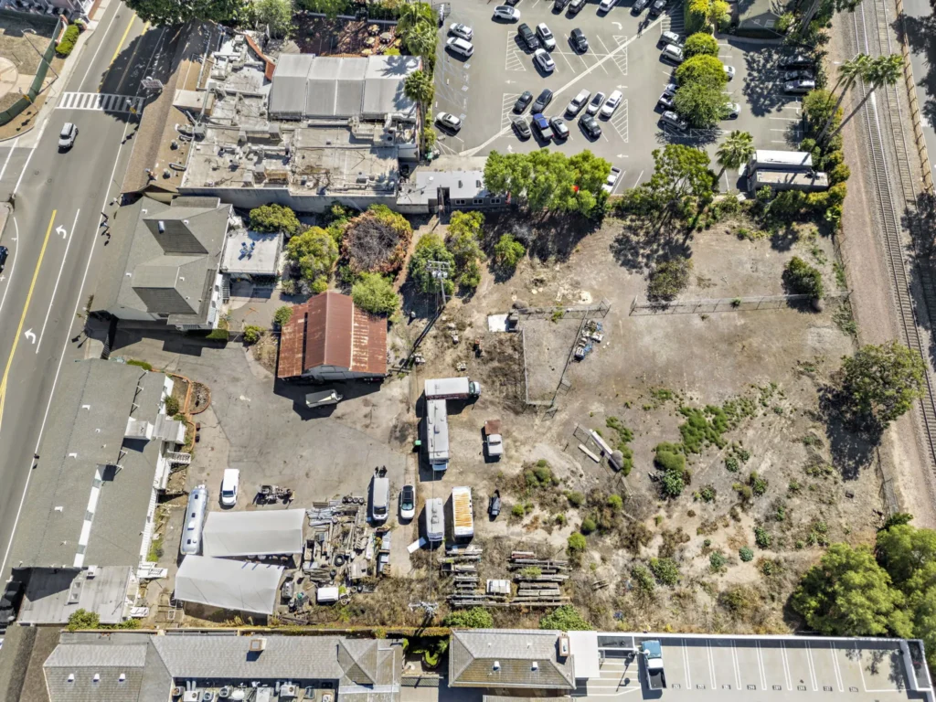 15-web-or-mls-31861 El Camino Real 15